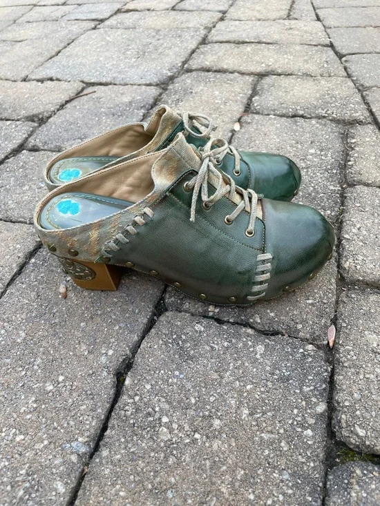 Green Hand-Painted Leather Studded Block Heel Clog Sandals sz 9.5 - Picture 5 of 9